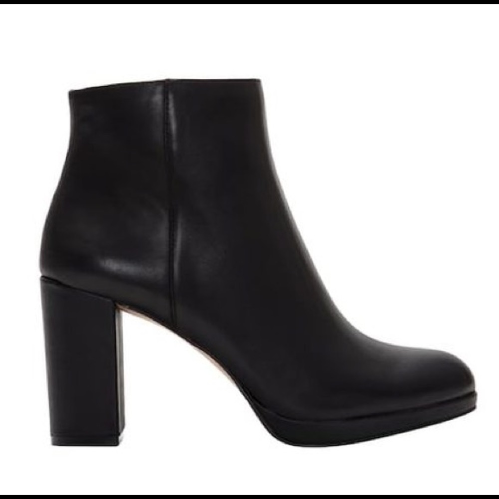 Vince Camuto Isanna Bootie